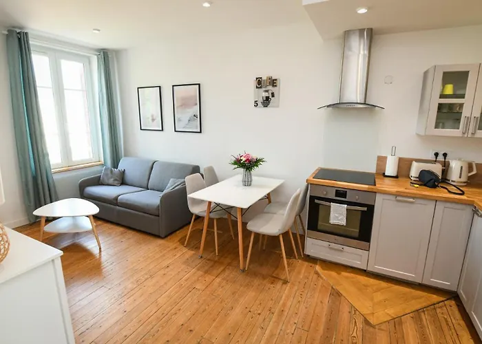 Superbe Proche Port Guillaume Apartmán *