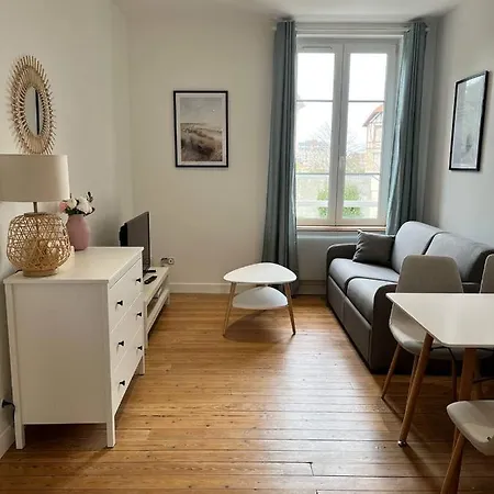 Superbe Proche Port Guillaume アパート *