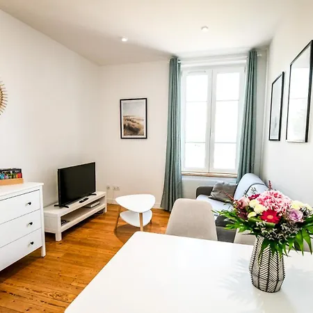 Superbe Proche Port Guillaume ディーブ・シュール・メール