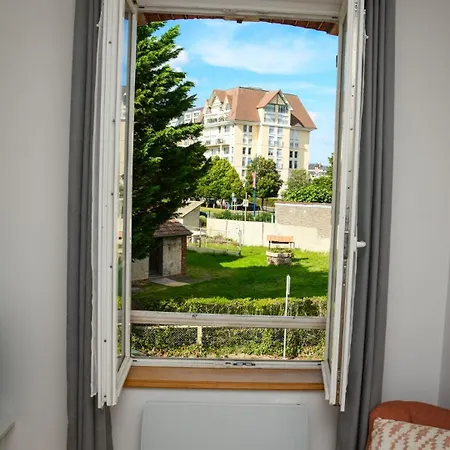 Superbe Proche Port Guillaume アパート